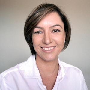 Adriana Flores